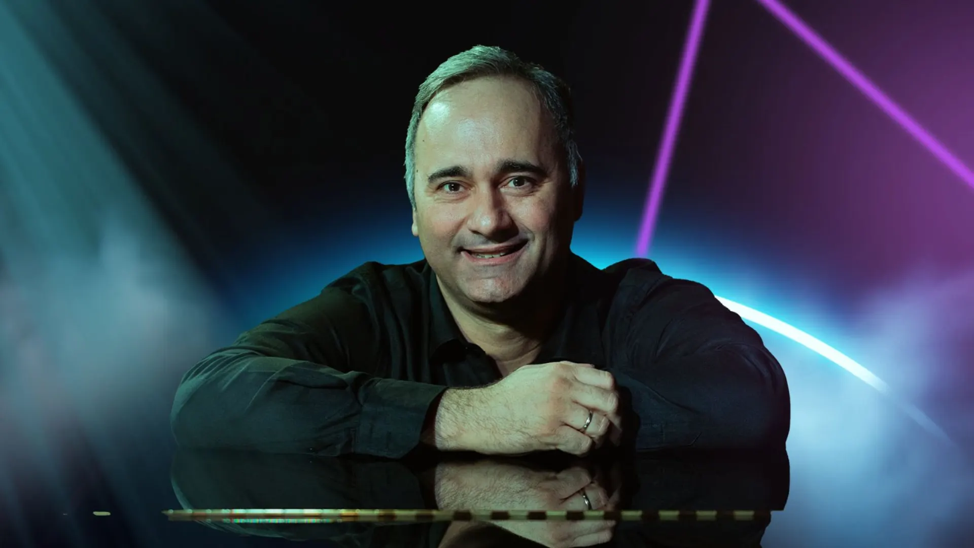 Live Music: Kostas Tsaggaridis & Marianthi Papalambrou